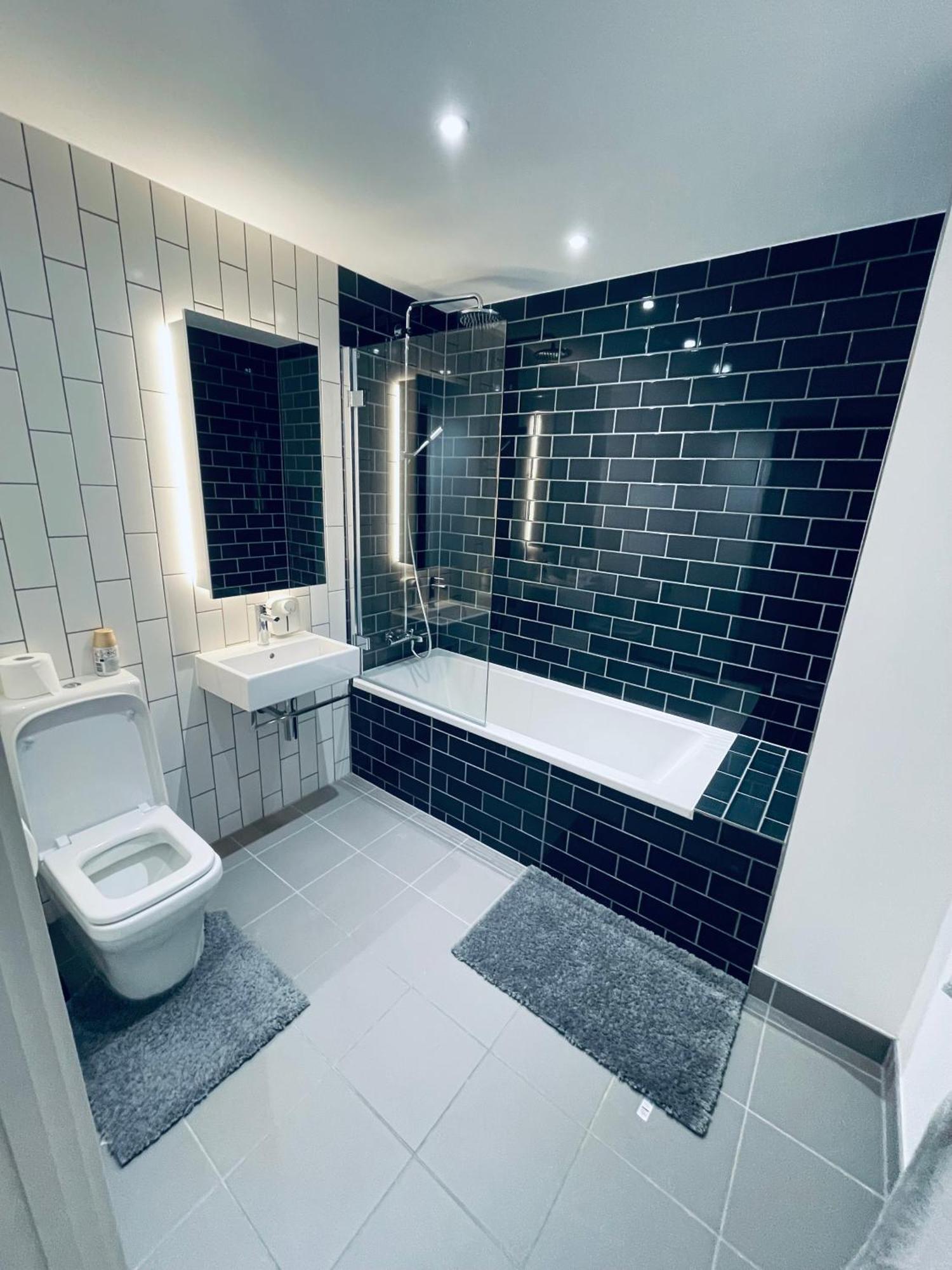 Ds Rentals - Entire 1 Bedroom Apartment London Exterior photo